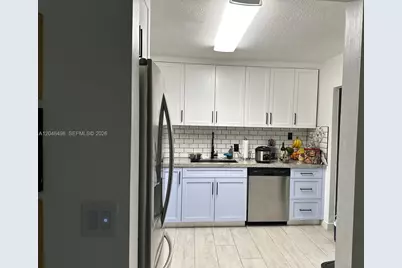 6633 NW 178th Ter, Hialeah, FL 33015 - Photo 15