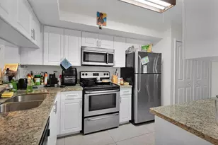 7887 NW 7th Ct, Plantation, FL 33324 - Photo 13