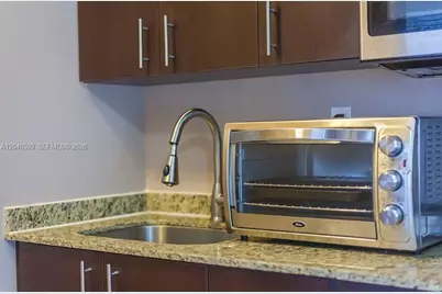 1752 NW 1st St #3, Miami, FL 33125 - Photo 1
