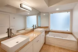 4775 Collins Ave, Miami Beach, FL 33140 - Photo 13