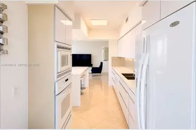 4775 Collins Ave #2407, Miami Beach, FL 33140 - Photo 17