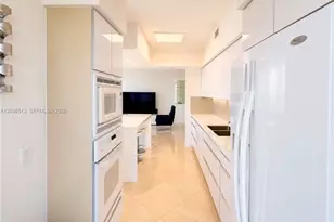 4775 Collins Ave, Miami Beach, FL 33140 - Photo 17
