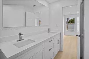 9354 Arborwood Cir, Davie, FL 33328 - Photo 11