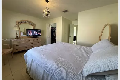 2365 W 74th St, Hialeah, FL 33016 - Photo 17
