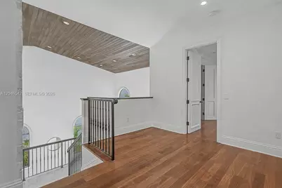 2561 Trapp Ave, Miami, FL 33133 - Photo 13