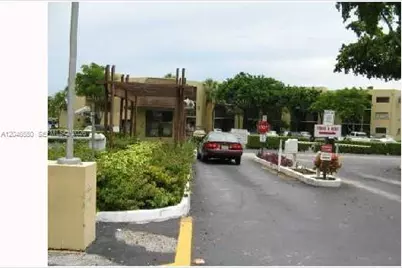 8075 SW 107th Ave #305, Miami, FL 33173 - Photo 3
