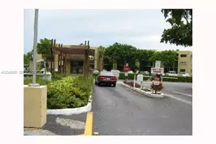 8075 SW 107th Ave, Miami, FL 33173 - Photo 3