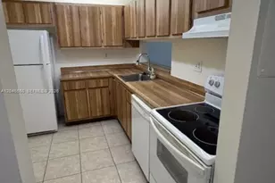 8075 SW 107th Ave, Miami, FL 33173 - Photo 19
