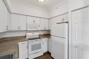 151 SW 117th Ave, Pembroke Pines, FL 33025 - Photo 11