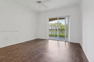 151 SW 117th Ave, Pembroke Pines, FL 33025 - Photo 17