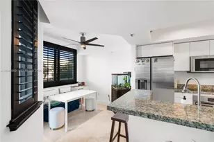 110 Washington Ave, Miami Beach, FL 33139 - Photo 7