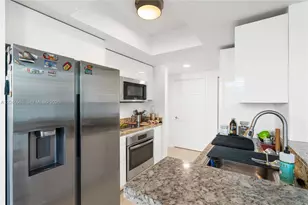 110 Washington Ave, Miami Beach, FL 33139 - Photo 11