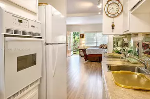 1050 Pennsylvania Ave, Miami Beach, FL 33139 - Photo 5