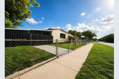 620 NW 182nd Ter, Miami Gardens, FL 33169 - Photo 19