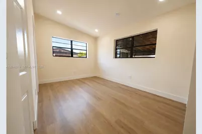 620 NW 182nd Ter, Miami Gardens, FL 33169 - Photo 11