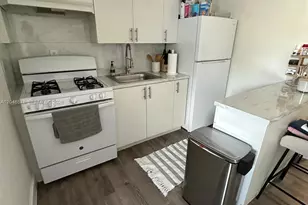 6805 SW 88th St, Pinecrest, FL 33156 - Photo 1
