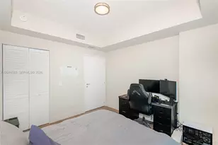 300 S Biscayne Blvd, Miami, FL 33131 - Photo 21