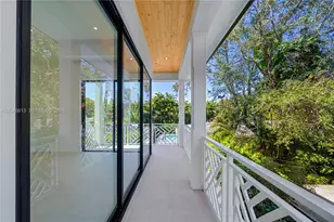 2710 S Le Jeune Rd, Coral Gables, FL 33134 - Photo 23