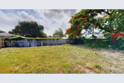 1211 Kasim St, Opa-Locka, FL 33054 - Photo 7