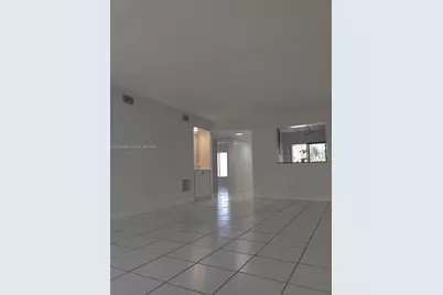 300 E Club Cir #108, Boca Raton, FL 33487 - Photo 11