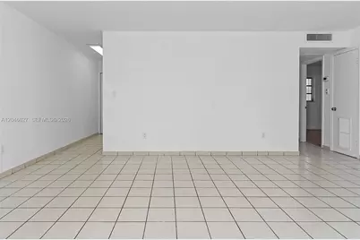 10112 SW 23rd St, Miami, FL 33165 - Photo 9