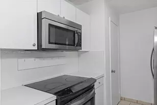 10112 SW 23rd St, Miami, FL 33165 - Photo 17