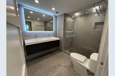 200 Ocean Dr #3C, Miami Beach, FL 33139 - Photo 3