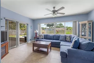 6870 Pershing St, Hollywood, FL 33024 - Photo 17
