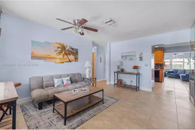6870 Pershing St, Hollywood, FL 33024 - Photo 7