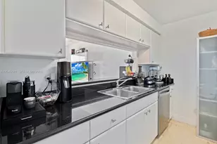 2475 Brickell Ave, Miami, FL 33129 - Photo 11