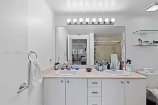 2475 Brickell Ave, Miami, FL 33129 - Photo 15