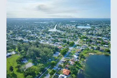 1230 NW 84th Ter, Miami, FL 33147 - Photo 27