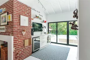 334 NE 100th St, Miami Shores, FL 33138 - Photo 9