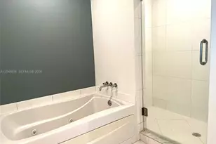 500 Brickell Ave, Miami, FL 33131 - Photo 21