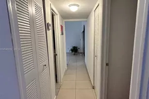 9421 Fontainebleau Blvd, Miami, FL 33172 - Photo 11