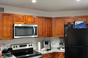 9421 Fontainebleau Blvd, Miami, FL 33172 - Photo 5
