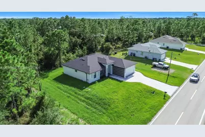 204 E 10th St, Lehigh Acres, FL 33972 - Photo 13