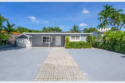 801 NW 17th Ct, Miami, FL 33125 - Photo 1