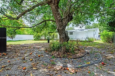 56 Whitethorn Dr #0, Miami Springs, FL 33166 - Photo 25