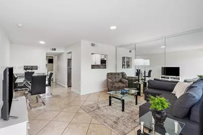 9101 Sunrise Lakes Blvd #202, Sunrise, FL 33322 - Photo 3