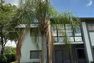 469 NE 207th Ln, Miami, FL 33179 - Photo 27