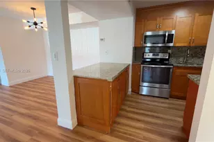 469 NE 207th Ln, Miami, FL 33179 - Photo 11