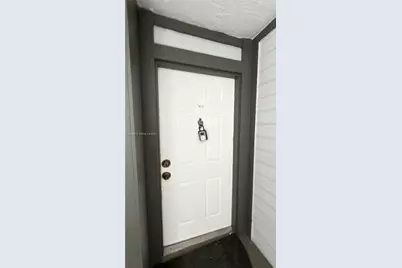 469 NE 207th Ln #101, Miami, FL 33179 - Photo 3