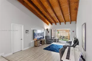 10311 Laurel Ct, Pembroke Pines, FL 33026 - Photo 19