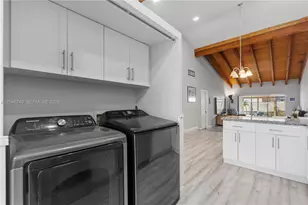10311 Laurel Ct, Pembroke Pines, FL 33026 - Photo 49