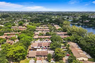10311 Laurel Ct, Pembroke Pines, FL 33026 - Photo 57