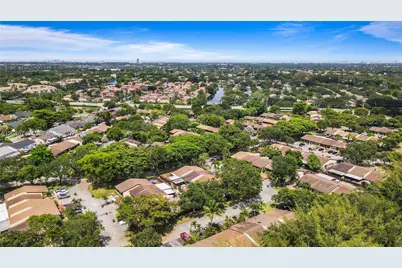 10311 Laurel Ct, Pembroke Pines, FL 33026 - Photo 55