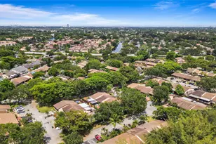 10311 Laurel Ct, Pembroke Pines, FL 33026 - Photo 55
