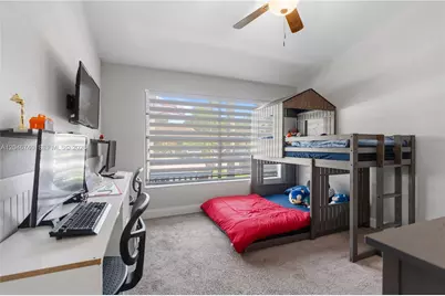 10311 Laurel Ct, Pembroke Pines, FL 33026 - Photo 15