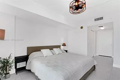 1800 N Bayshore Dr #4106, Miami, FL 33132 - Photo 13